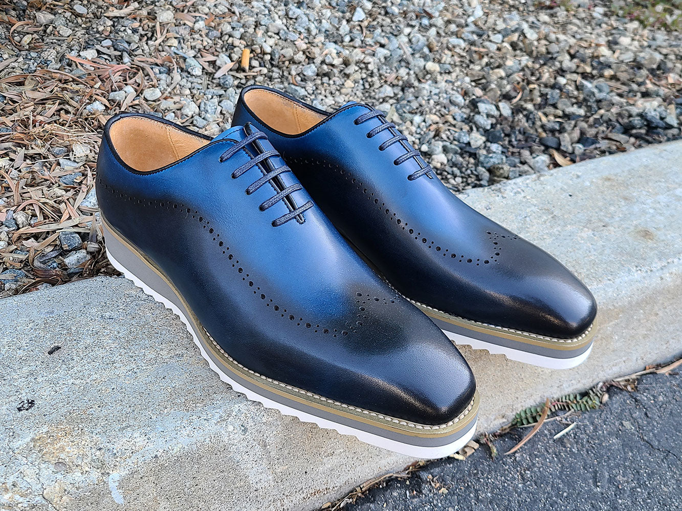 Two Tone Oxford With Lightweight Sole