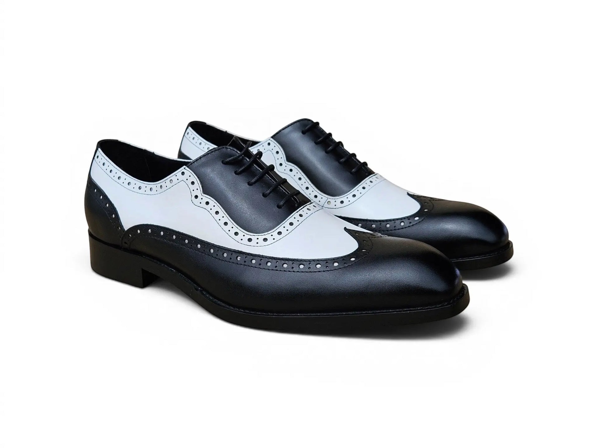 Alex Two Tone Wingtip Oxford Black/White / 10