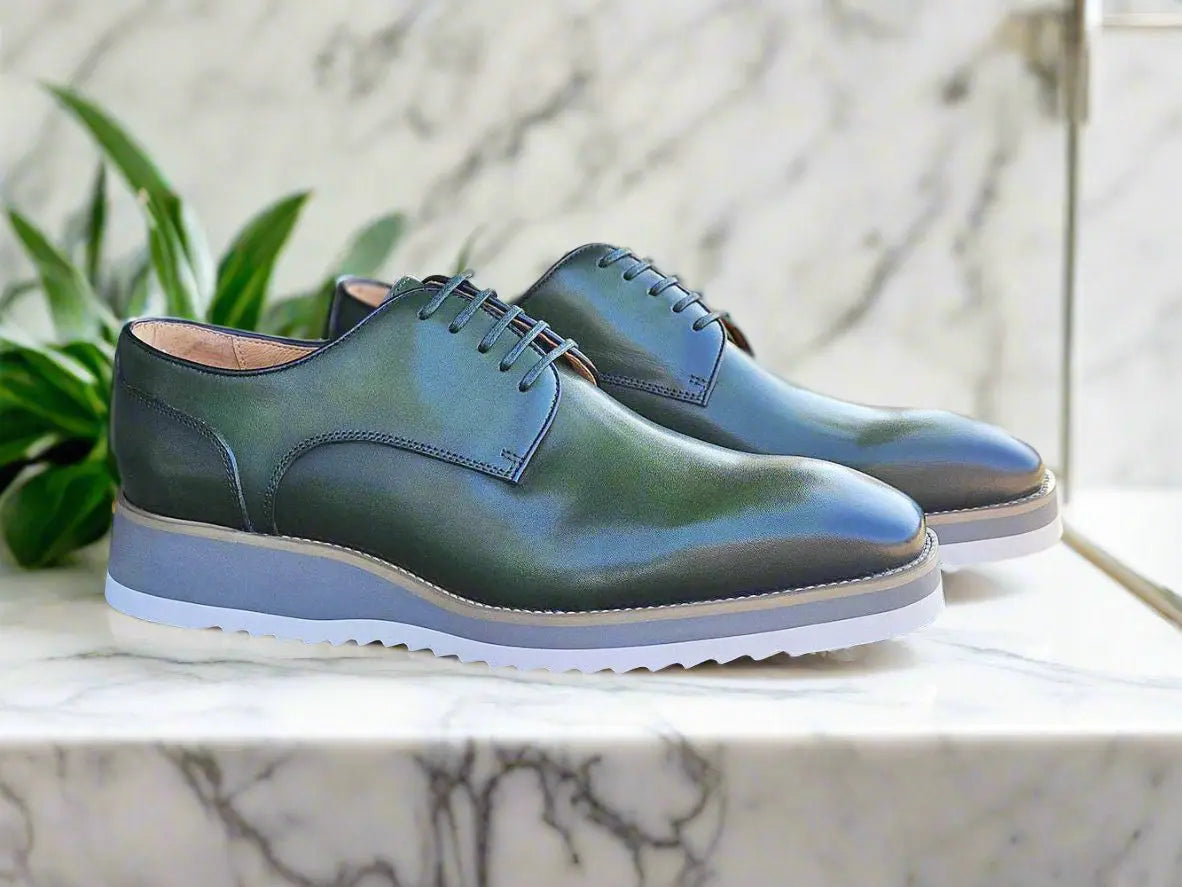 Burnished Lace-up Leather Derby Carrucci