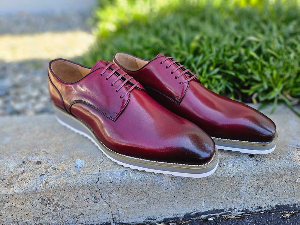 Burnished Lace-up Leather Derby Carrucci