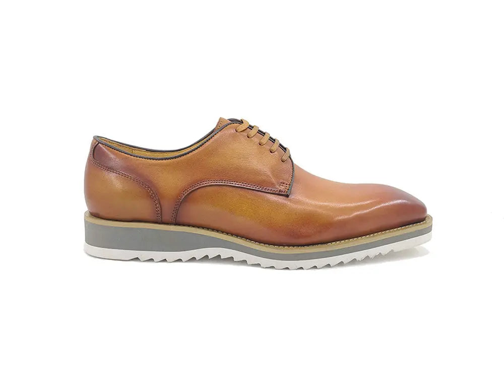 Burnished Lace-up Leather Derby Carrucci