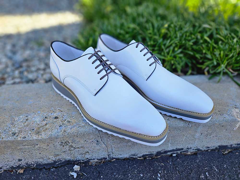 Burnished Lace-up Leather Derby Carrucci