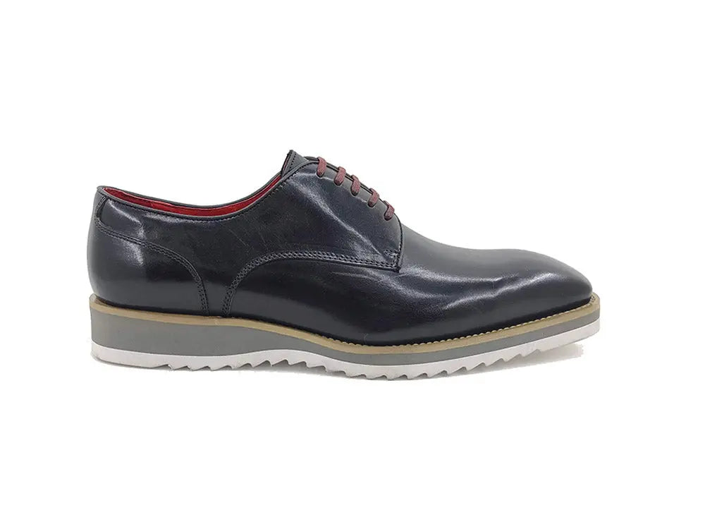 Burnished Lace-up Leather Derby Carrucci