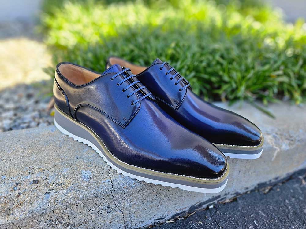 Burnished Lace-up Leather Derby Carrucci