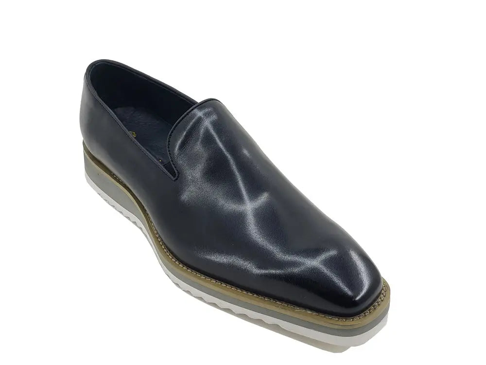 Burnished Wholecut Loafer Lightweight Sole Carrucci