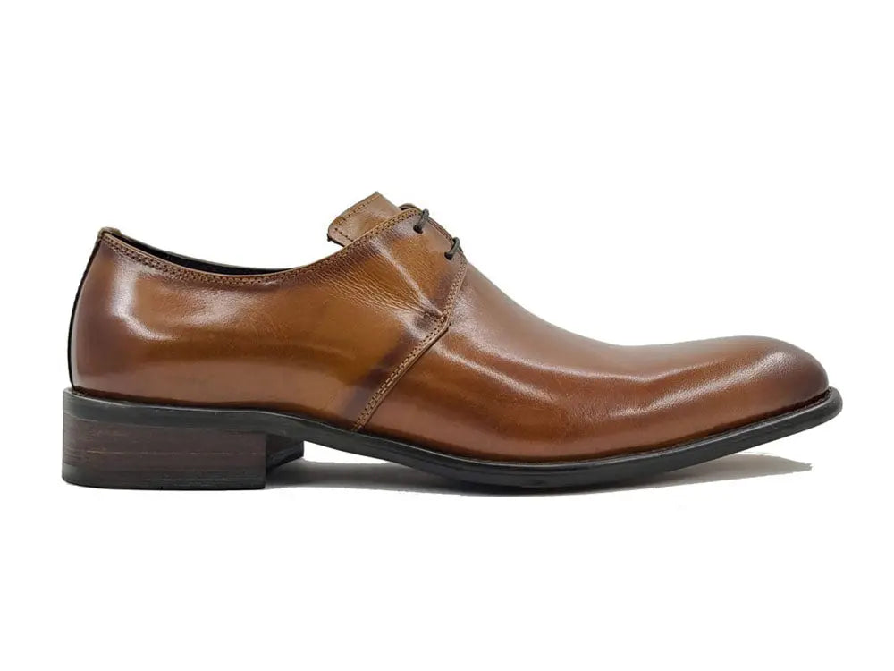 Calfskin Lace-up Leather Shoes Carrucci