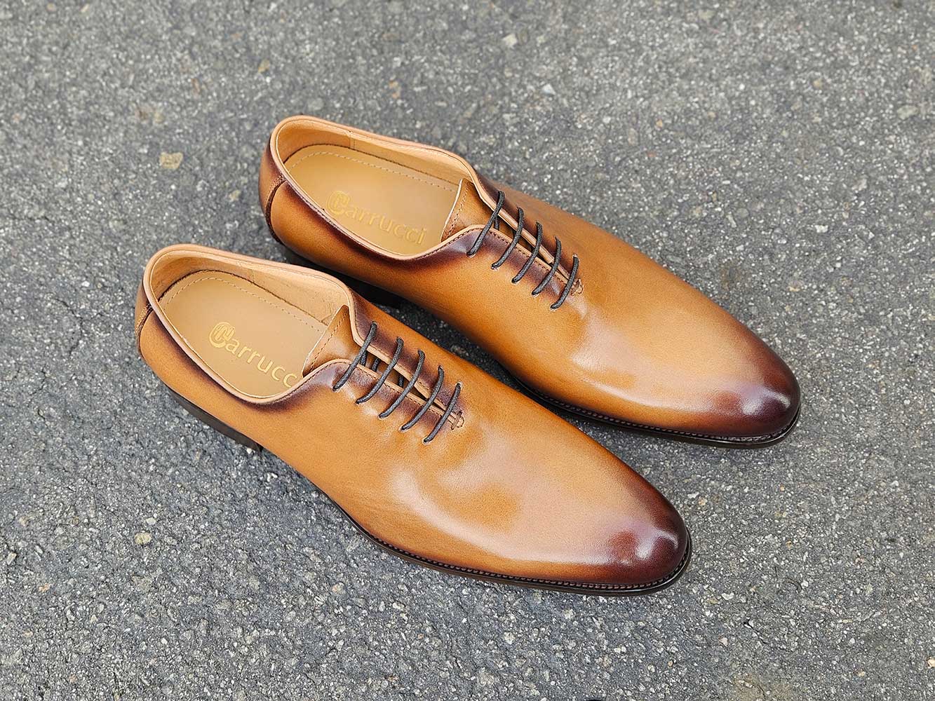 Calfskin Whole Cut Lace-up Oxford Carrucci