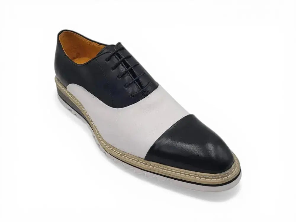 Five Eyelets Brogue Oxford Carrucci