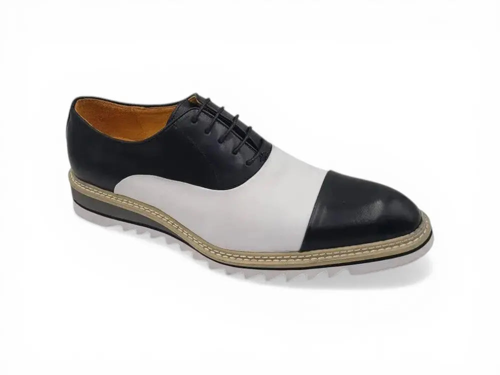 Five Eyelets Brogue Oxford Carrucci