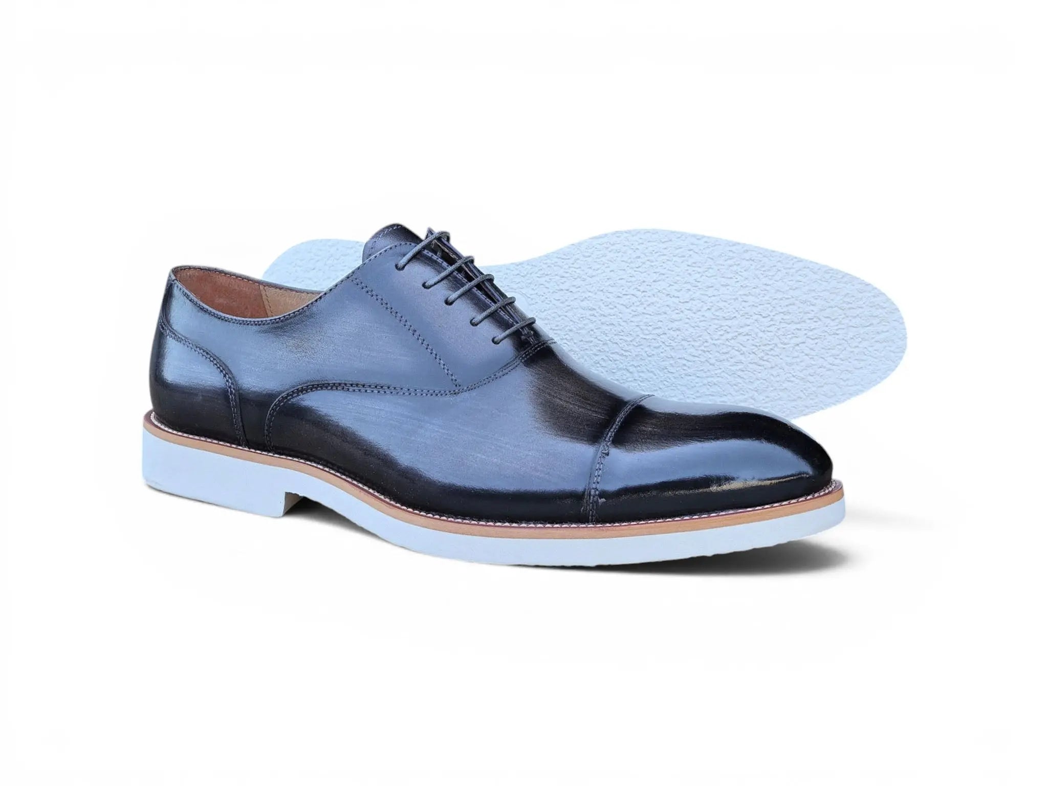 Cap Toe Oxford in Lightweight Sole Carrucci