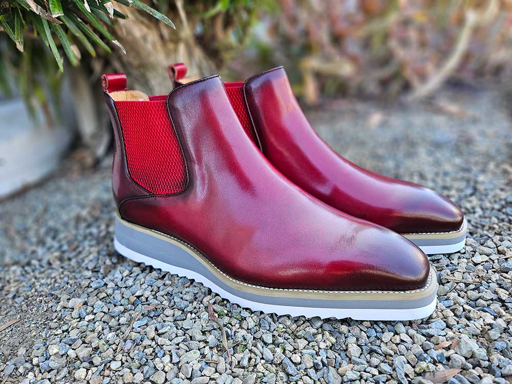 Carrucci Men s Patina Chelsea Boot Burgundy 9