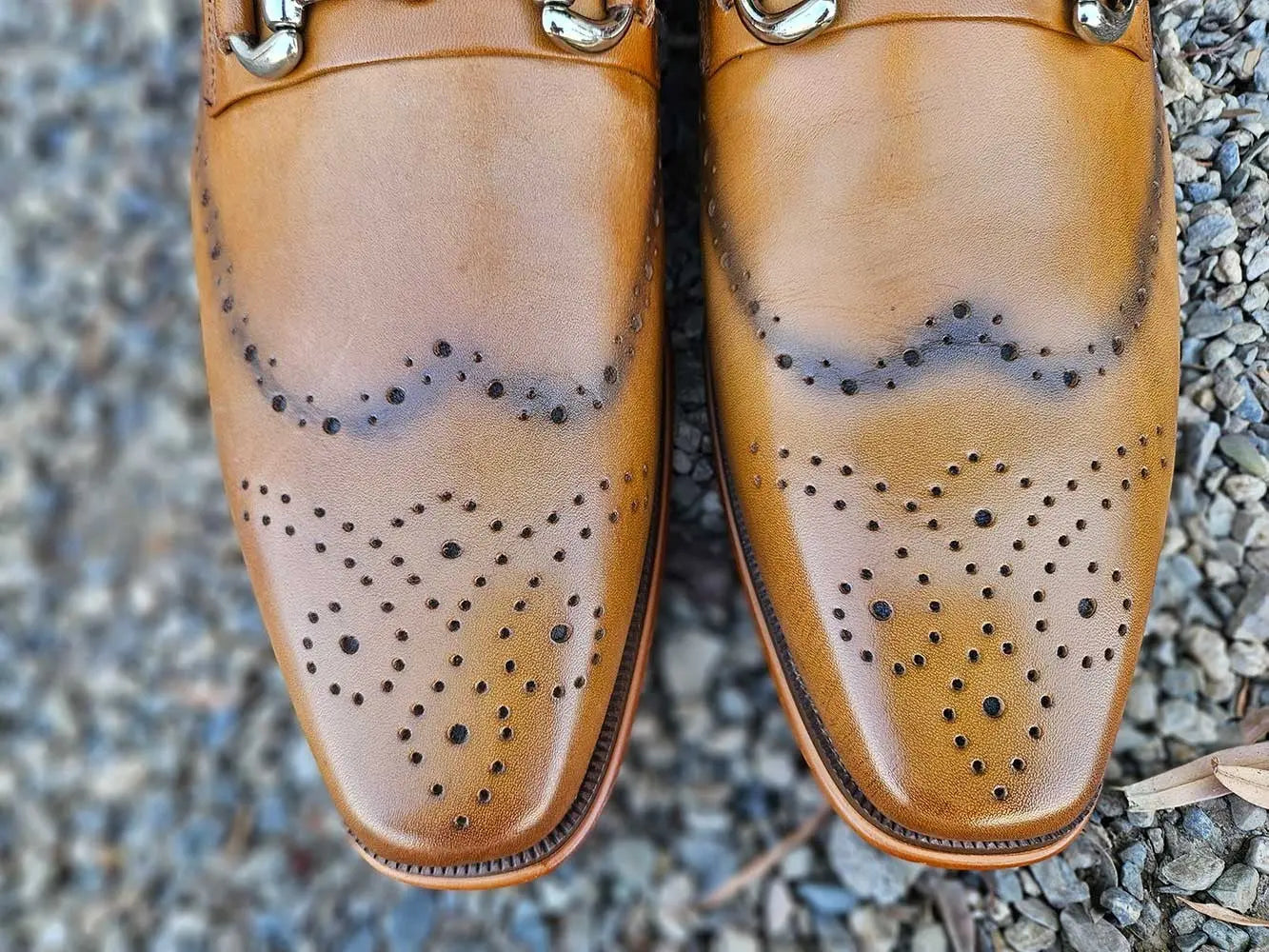 KS261-04 Wholecut Two Tone Buckle Loafer Carrucci