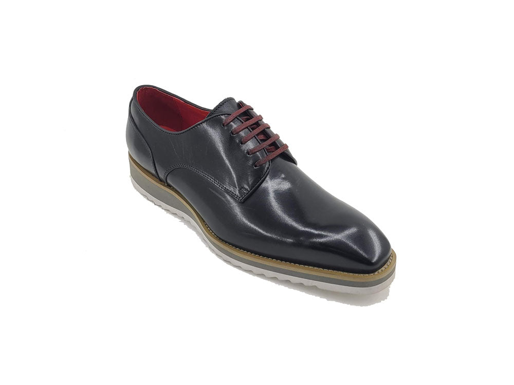 Carrucci Lace-up Leather Derby