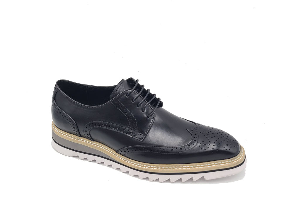 Wing-tip Blucher style Oxford with ligtweight sole