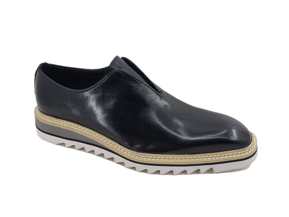 laceless-loafer-with-contrast-color-lightweight-sole