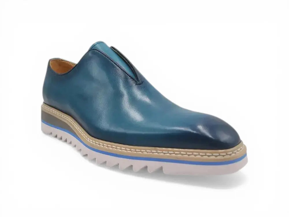 Laceless Loafer with Contrast color lightweight sole Carrucci