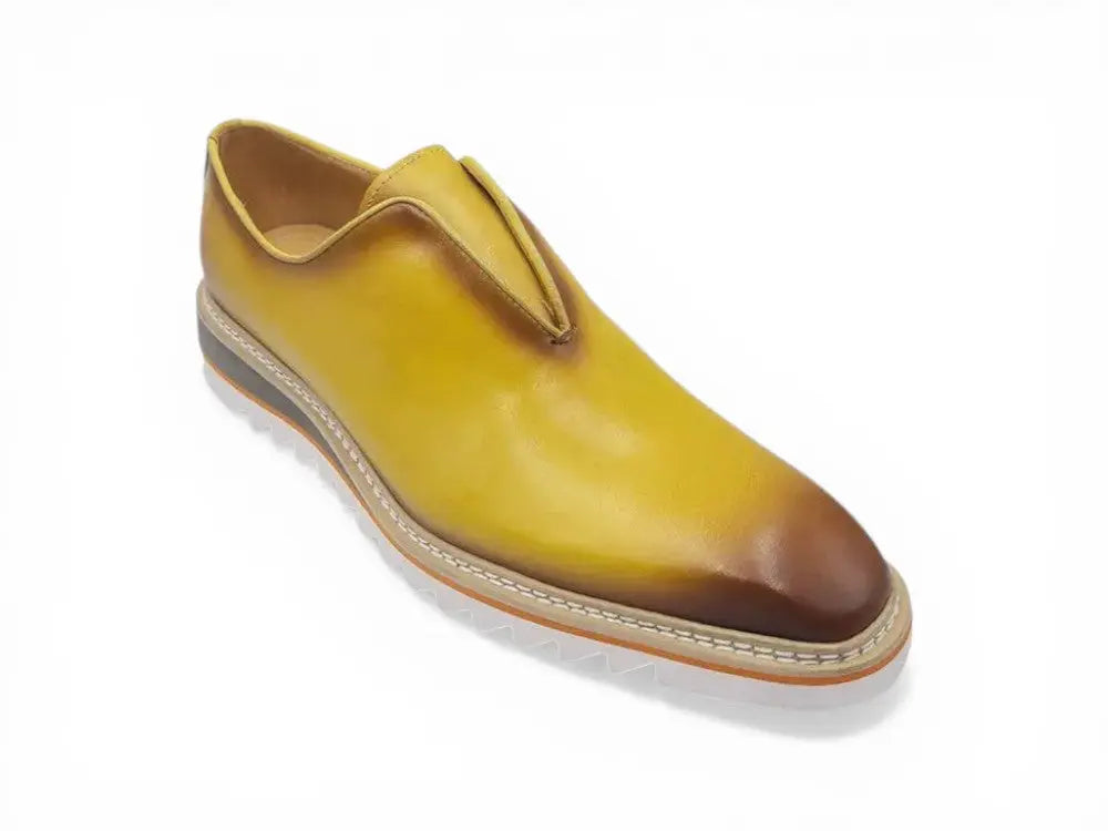 Laceless Loafer with Contrast color lightweight sole Carrucci