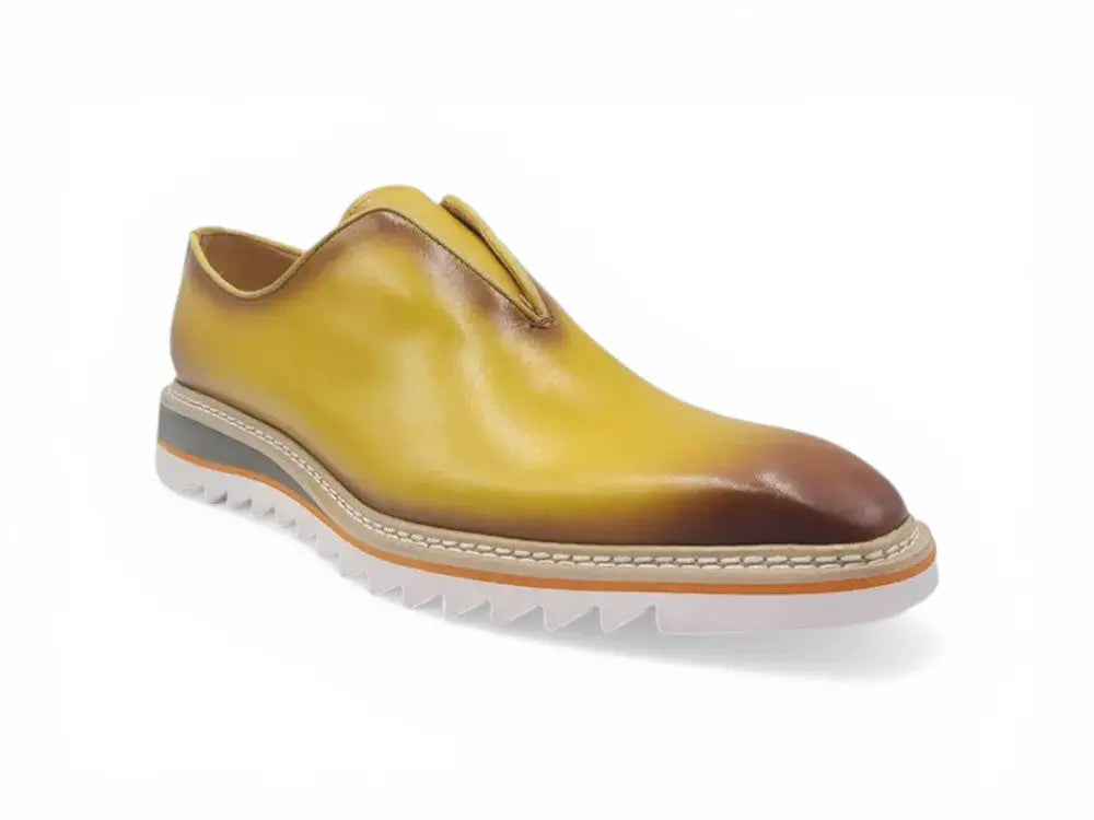 Laceless Loafer with Contrast color lightweight sole Carrucci