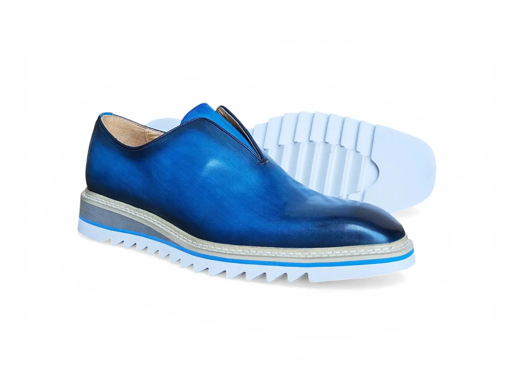 Laceless Loafer with Contrast color lightweight sole Carrucci