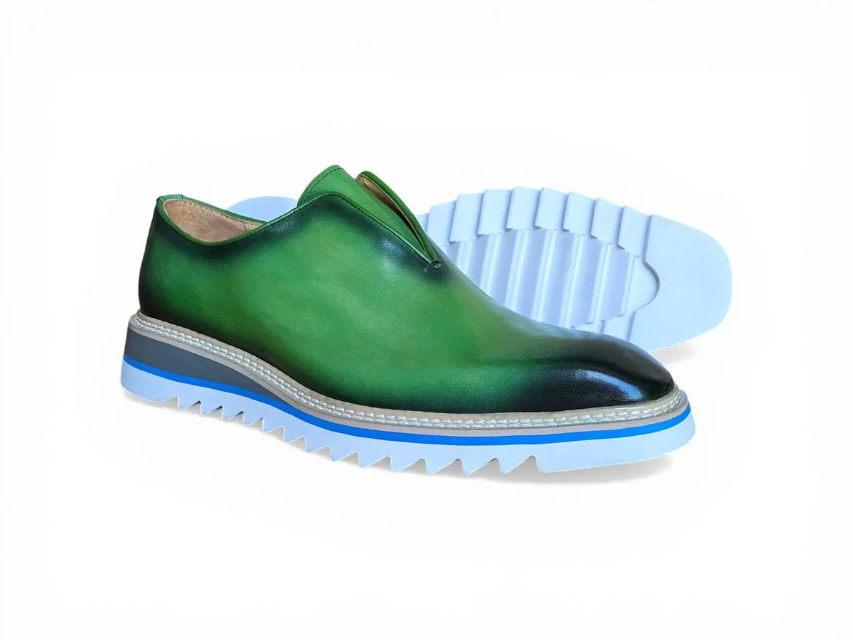 Laceless Loafer with Contrast color lightweight sole Carrucci