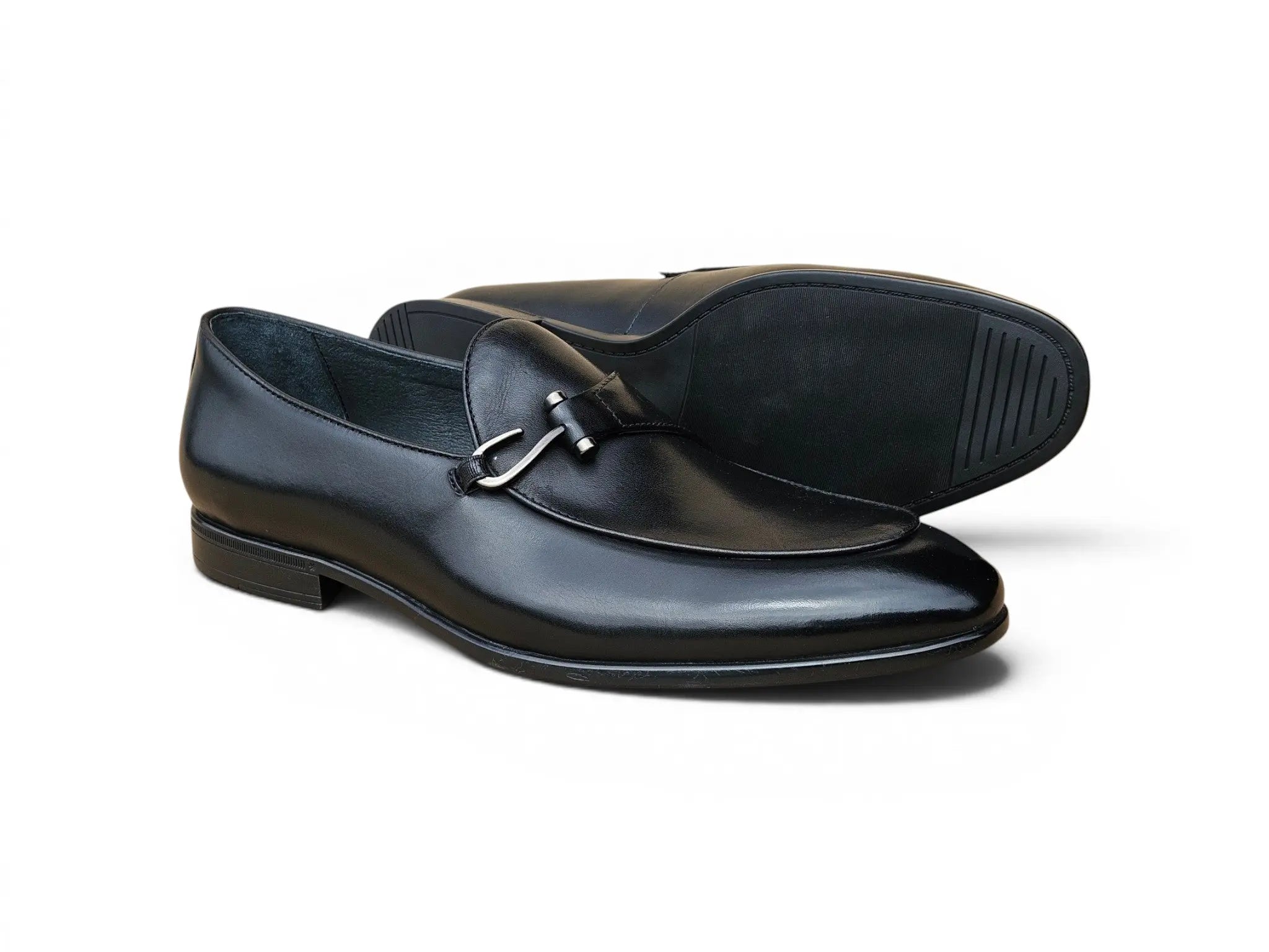 Savona Metal Accent Loafer Carrucci Shoes