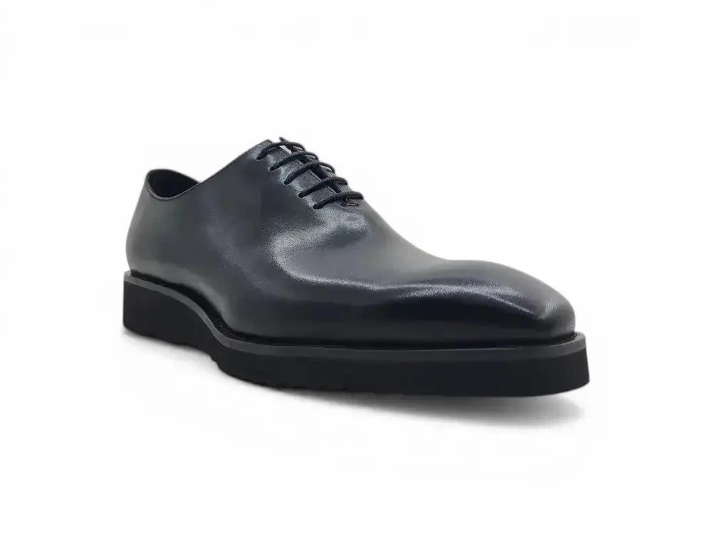 Signature Wholecut Oxford With Lightweight Sole Carrucci