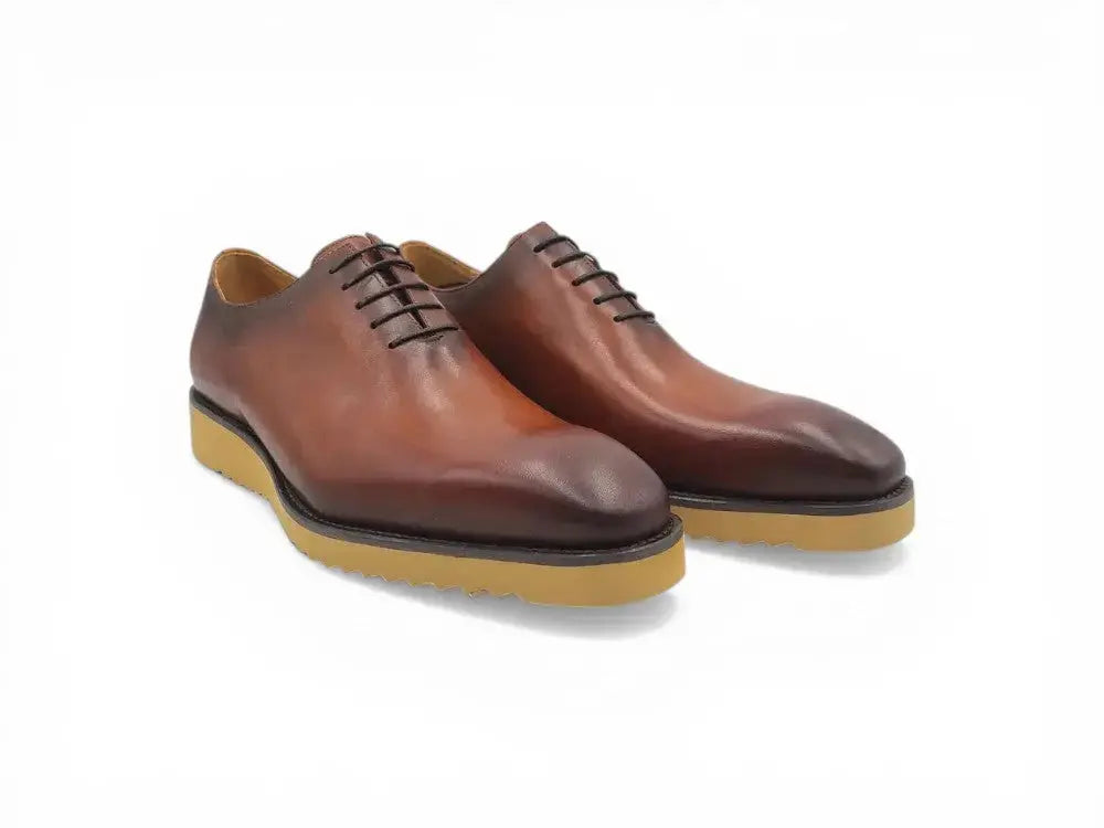 Signature Wholecut Oxford With Lightweight Sole Carrucci