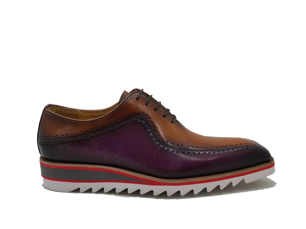 Stylish Two-Tone Brogue Oxford Carrucci