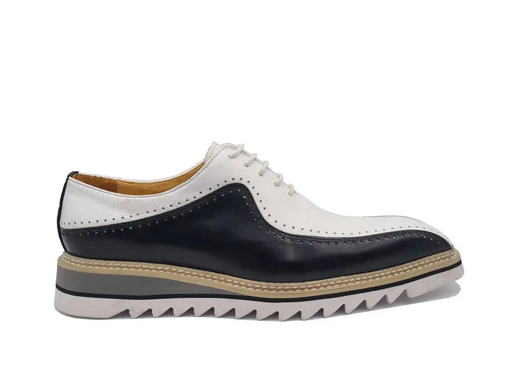 Stylish Two-Tone Brogue Oxford Carrucci