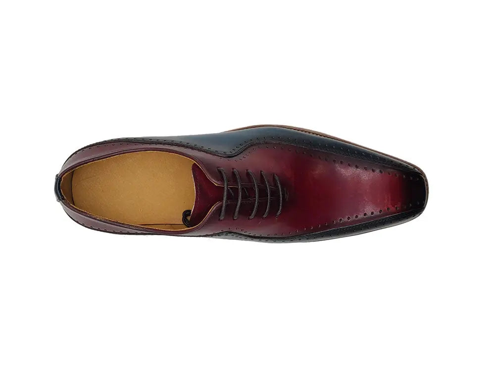 Stylish Two-Tone Brogue Oxford Carrucci