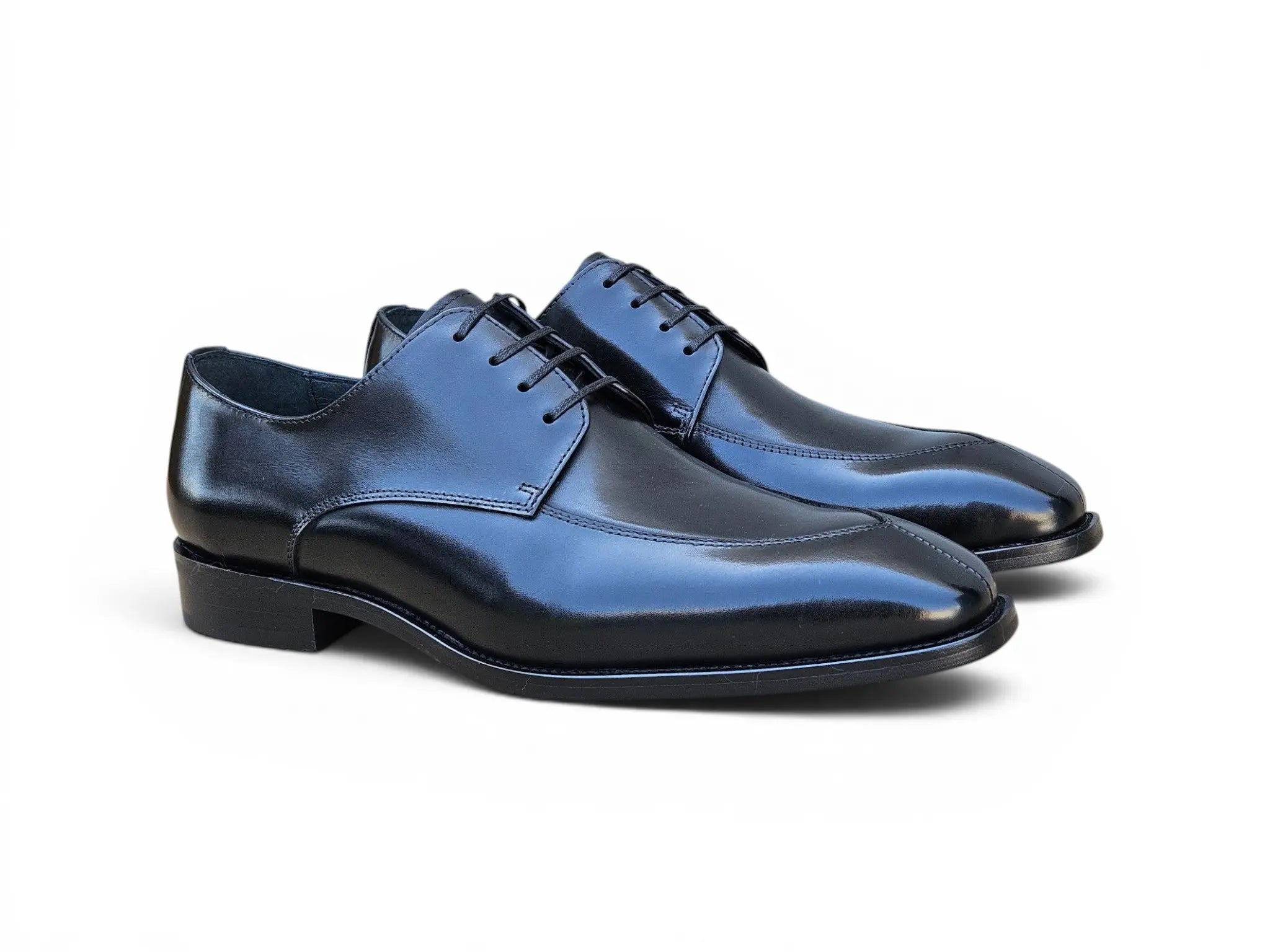 The Beaumont Split Toe Derby Carrucci Shoes