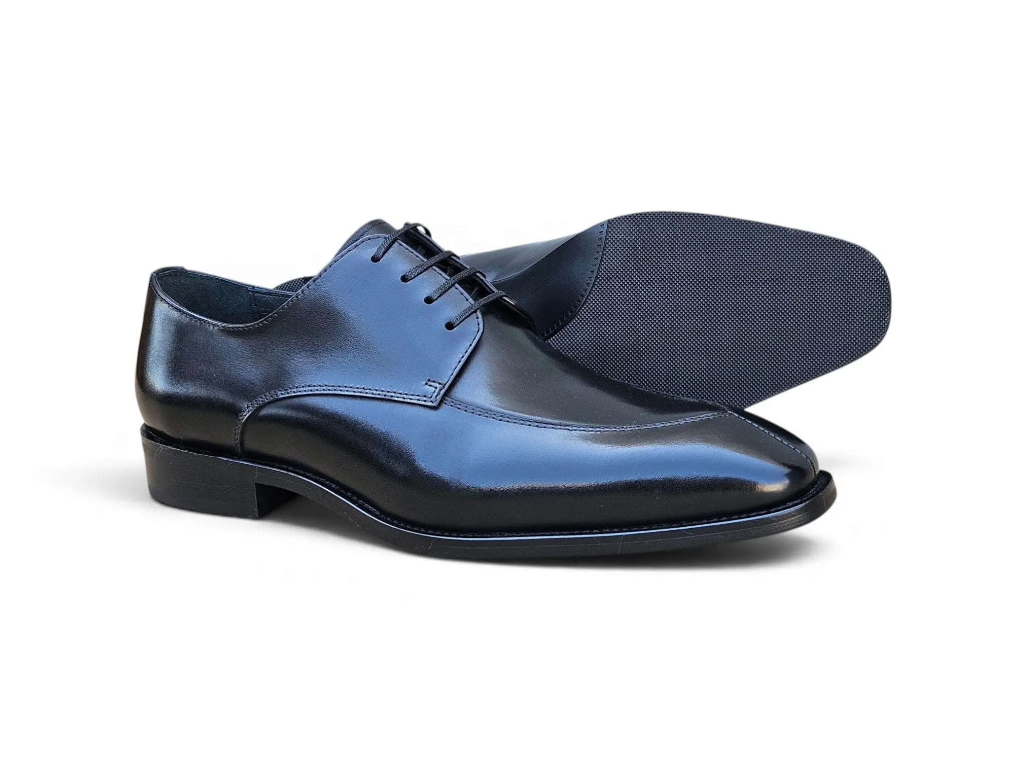 The Beaumont Split Toe Derby Carrucci Shoes