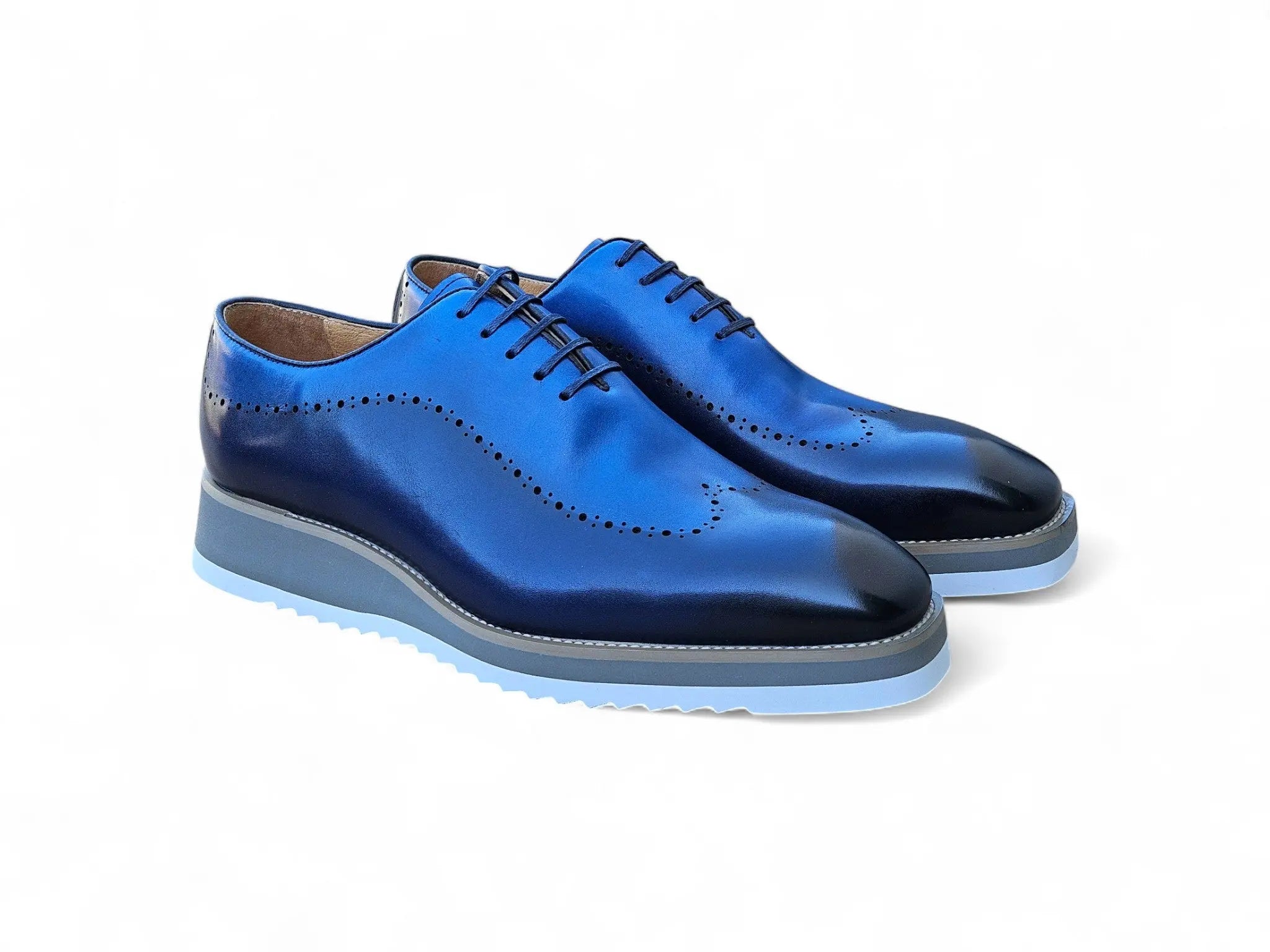Two Tone Oxford With Lightweight Sole Carrucci