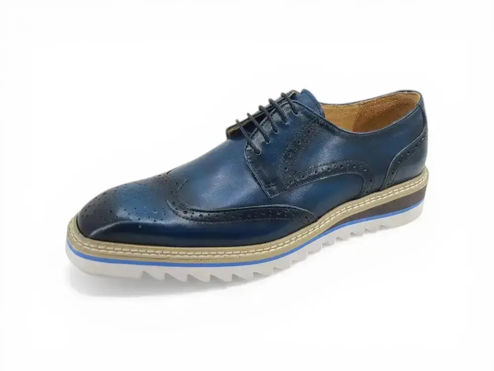 Wing-tip Blucher style Oxford with ligtweight sole Carrucci