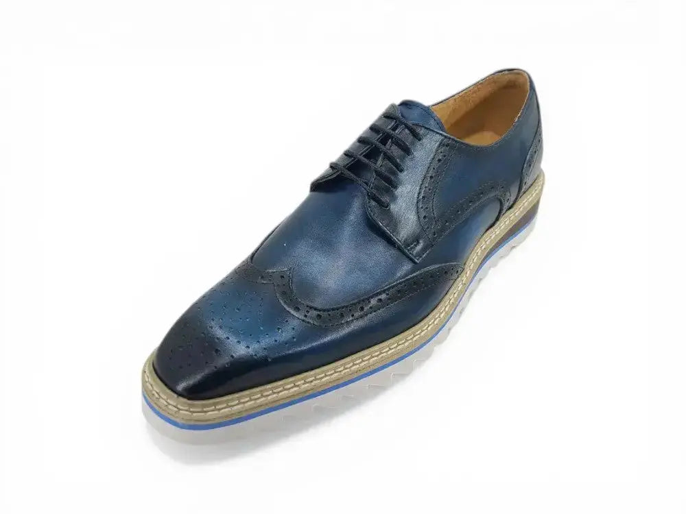 Wing-tip Blucher style Oxford with ligtweight sole Carrucci