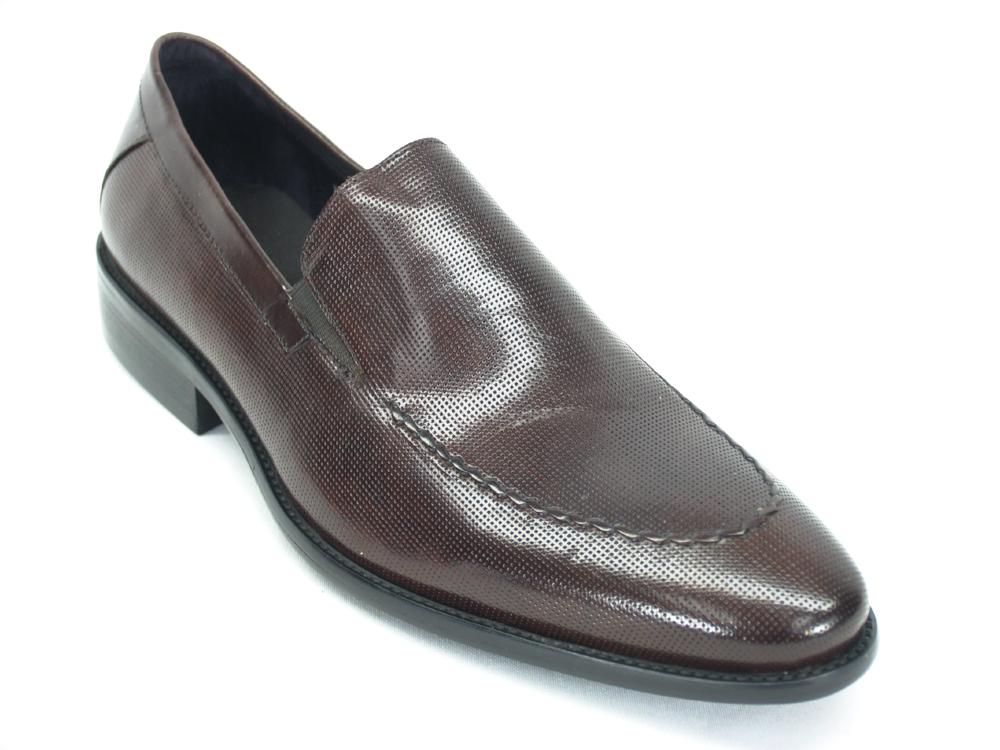 Carrucci Textured Leather Loafer