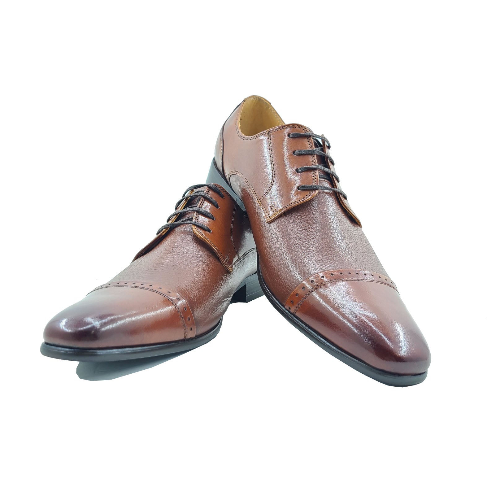 Carrucci Textured Leather Oxford