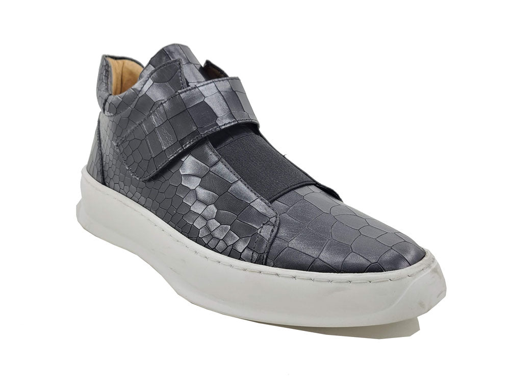 Embossed Fashion Mid-top Sneaker